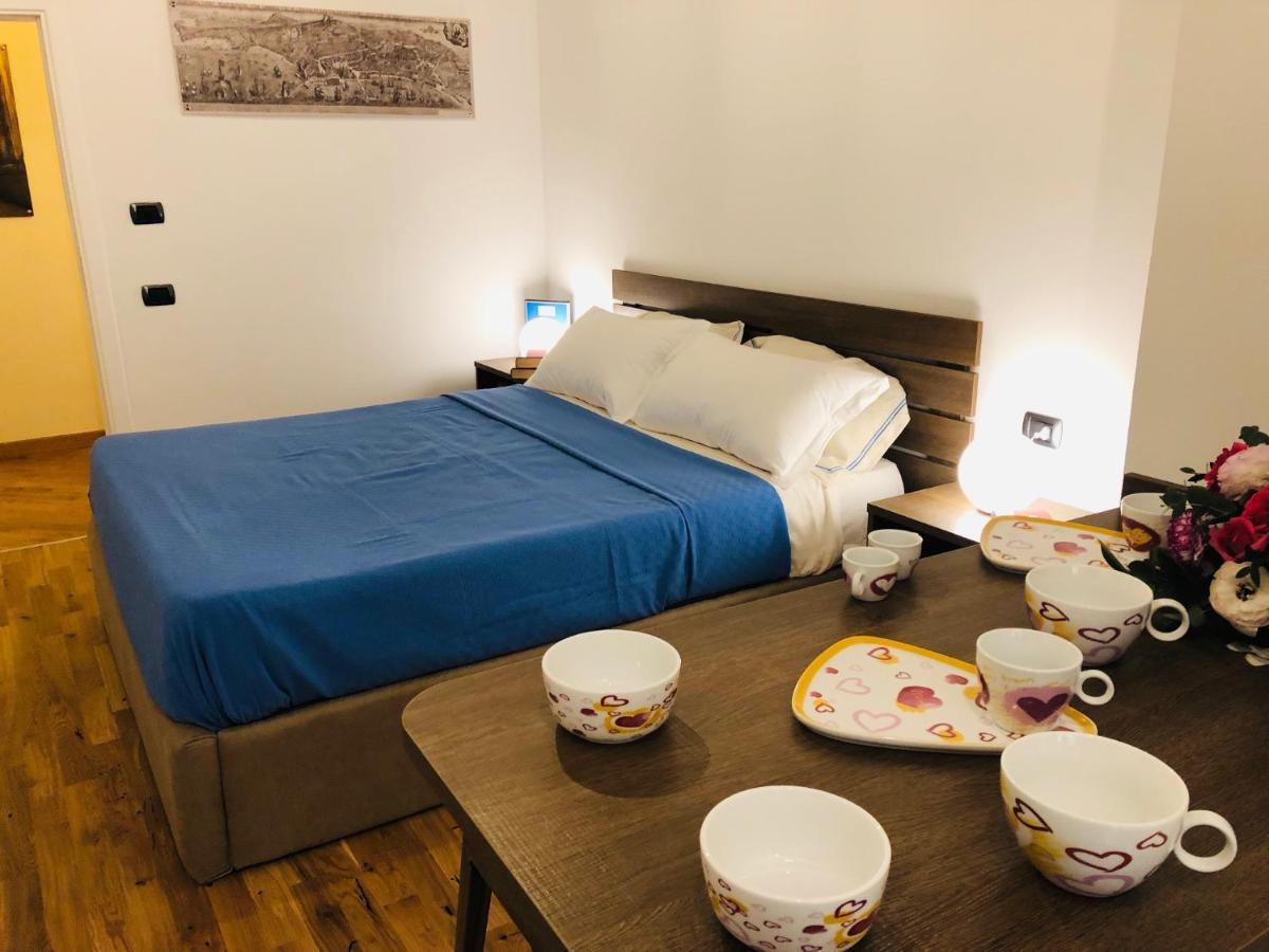 נאפולי Domus Studio 25 Bed & Breakfast מראה חיצוני תמונה