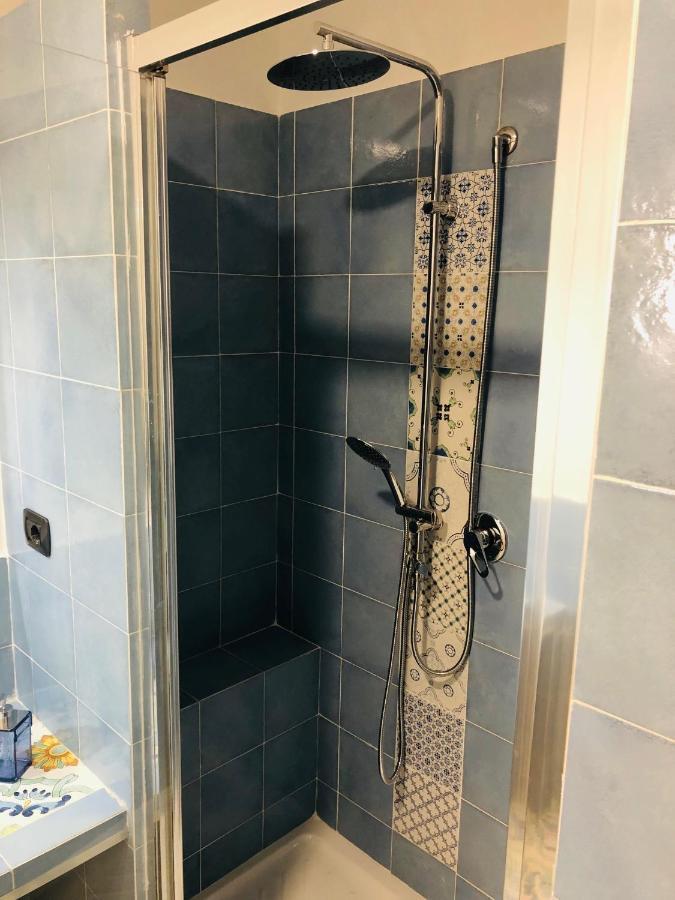 נאפולי Domus Studio 25 Bed & Breakfast מראה חיצוני תמונה