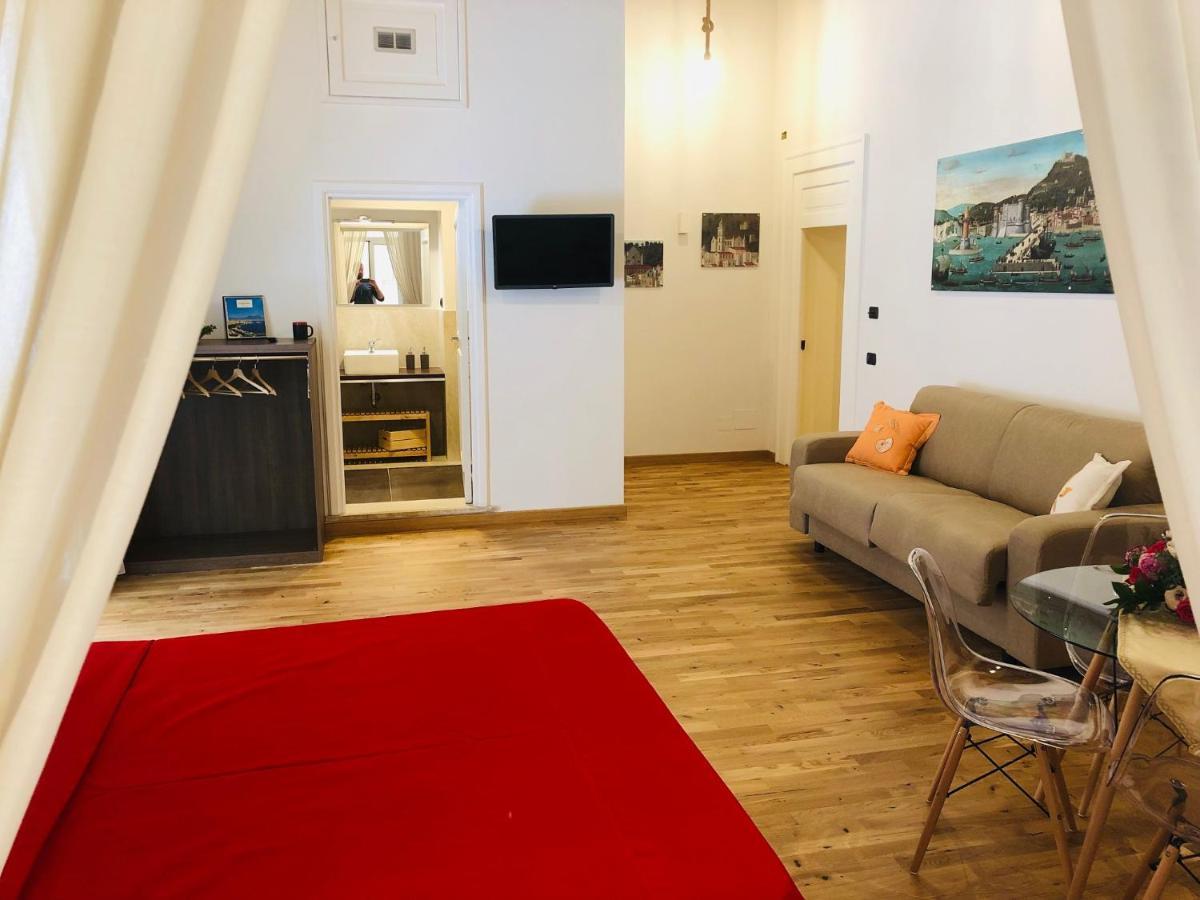 נאפולי Domus Studio 25 Bed & Breakfast מראה חיצוני תמונה