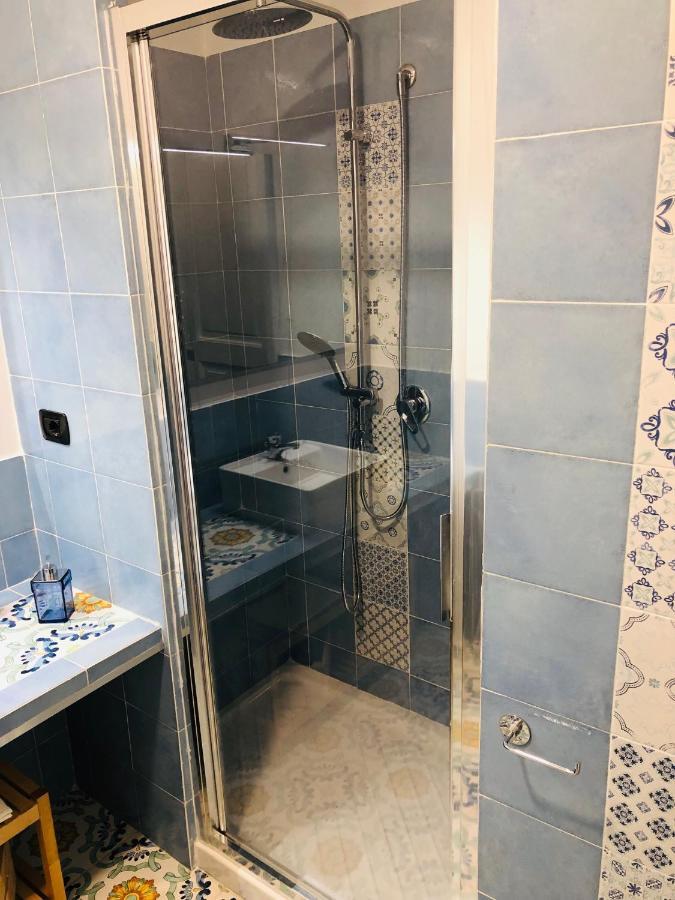 נאפולי Domus Studio 25 Bed & Breakfast מראה חיצוני תמונה