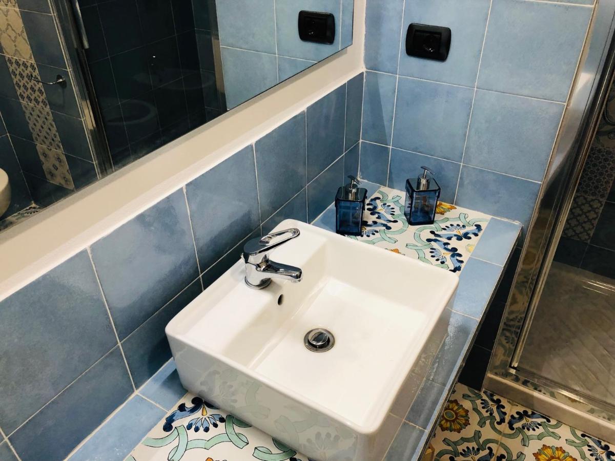 נאפולי Domus Studio 25 Bed & Breakfast מראה חיצוני תמונה