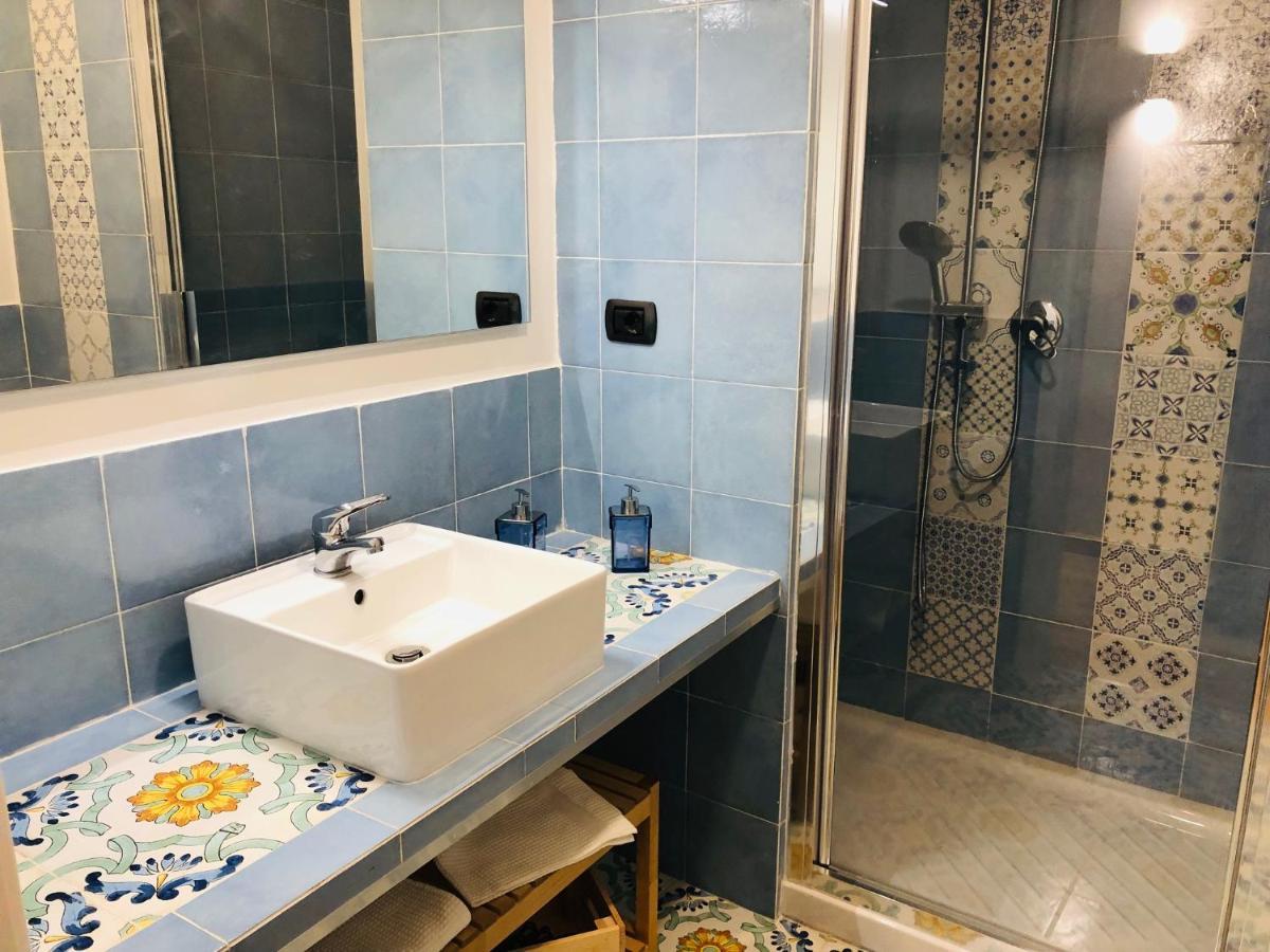 נאפולי Domus Studio 25 Bed & Breakfast מראה חיצוני תמונה