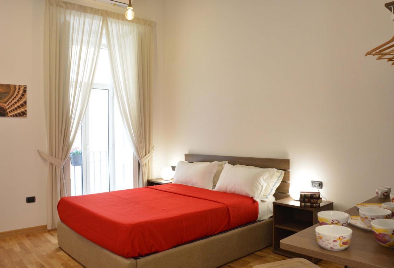 נאפולי Domus Studio 25 Bed & Breakfast מראה חיצוני תמונה